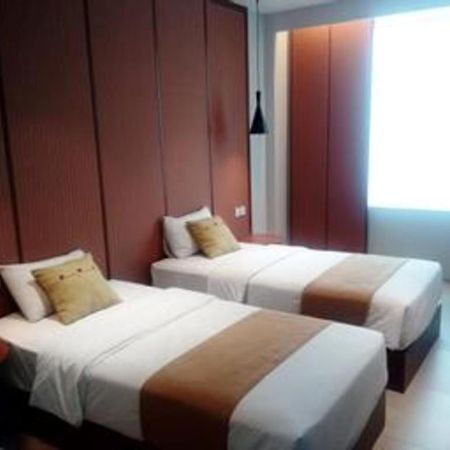בנדונג Hotel Cemerlang מראה חיצוני תמונה