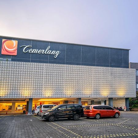בנדונג Hotel Cemerlang מראה חיצוני תמונה