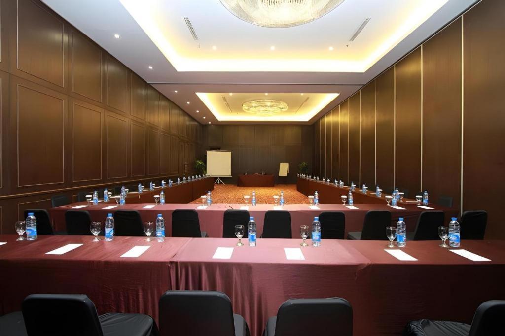 בנדונג Hotel Cemerlang מראה חיצוני תמונה