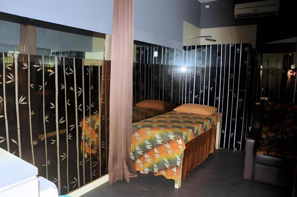 בנדונג Hotel Cemerlang מראה חיצוני תמונה