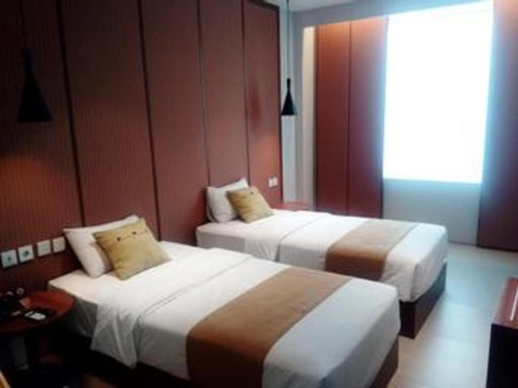 בנדונג Hotel Cemerlang מראה חיצוני תמונה