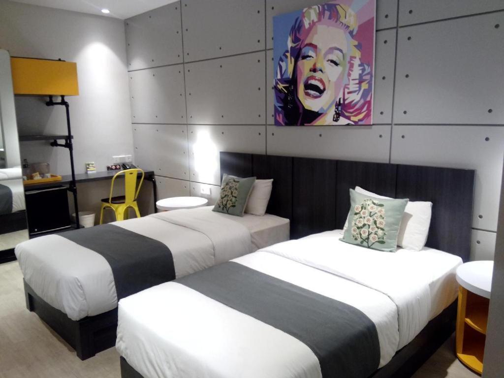 בנדונג Hotel Cemerlang מראה חיצוני תמונה