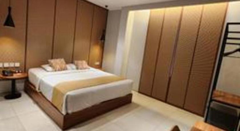 בנדונג Hotel Cemerlang מראה חיצוני תמונה