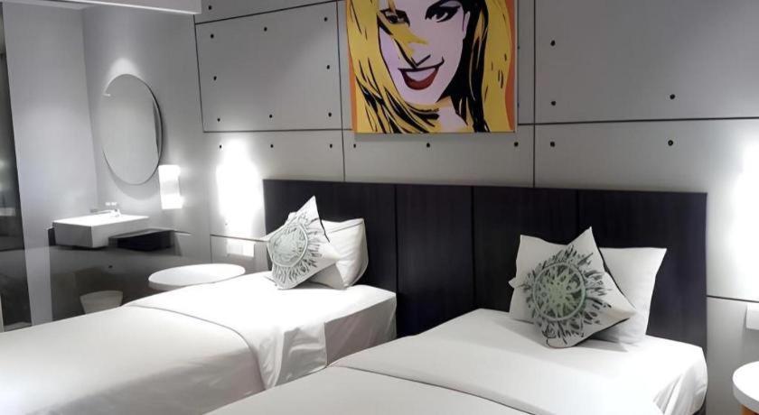 בנדונג Hotel Cemerlang מראה חיצוני תמונה