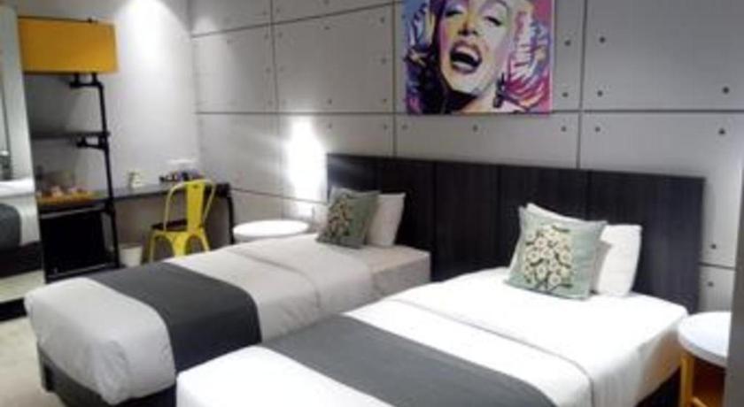 בנדונג Hotel Cemerlang מראה חיצוני תמונה