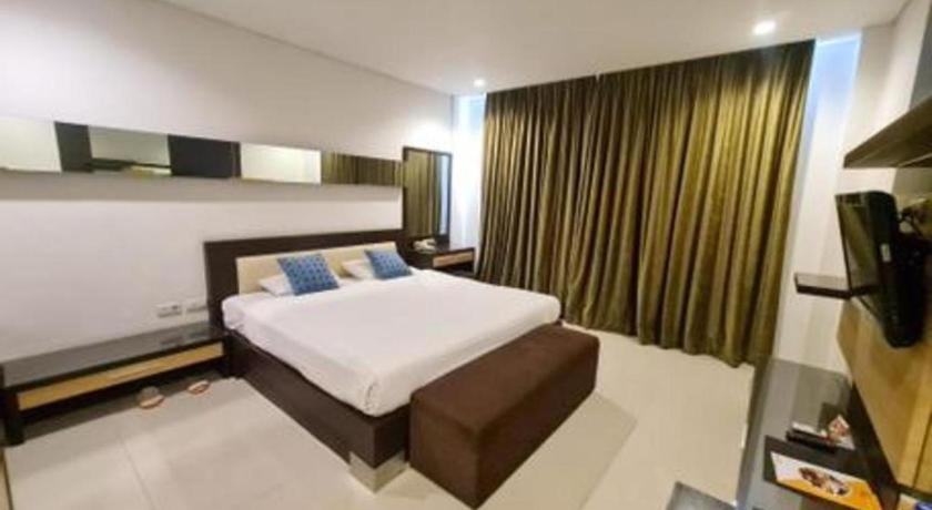 בנדונג Hotel Cemerlang מראה חיצוני תמונה